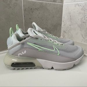 Nike Air Max 2090 Size 6.5 Youth (8 Women)